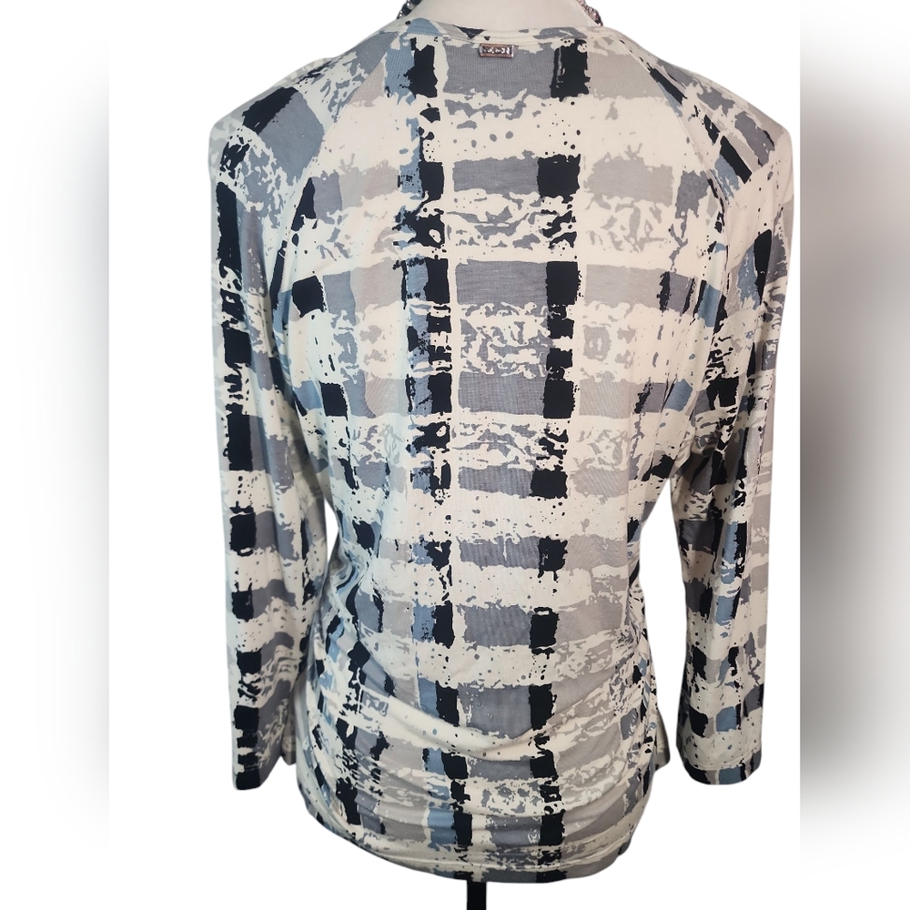 ST.JOHN Abstract Pattern Blue and Gray 3/4 Sleeves Top. M - Picture 3 of 9